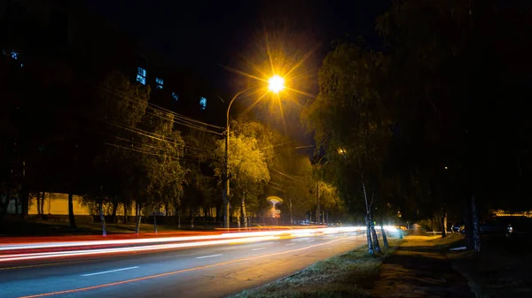 Chisinau Quase Com Longa Exposição Estrada Com Calçadas Fileiras Árvores — Fotografia de Stock