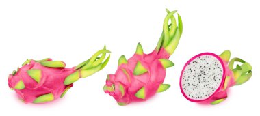 Beyaz bir arka planda izole pitahayas kümesi.