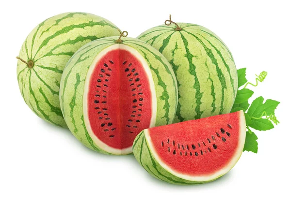 Komposition mit abgeschnittenen reifen Wassermelonen und Blättern isoliert auf weißem Hintergrund. als Gestaltungselemente. — Stockfoto