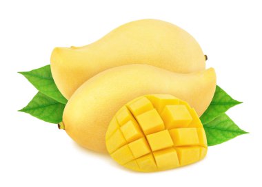 Beyaz arka plan üzerinde izole yaprakları ile bütün ve kavisli tay mango ile Kompozisyon. Tasarım öğesi olarak.