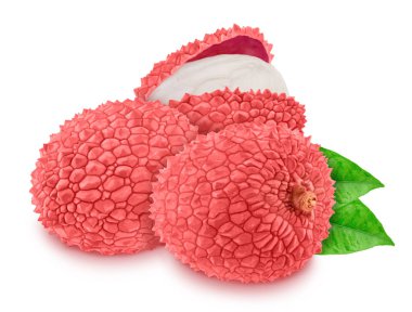 Beyaz arka plan üzerinde izole bütün ve açık litchi meyve ile Kompozisyon. Tasarım öğesi olarak.