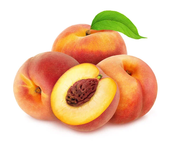 Heap of whole and halved peaches with leaves isolated on white background. As design element. — Stock Photo, Image