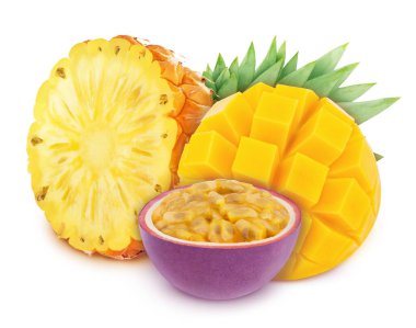 Kırpılmış meyve çeşitleriyle çok renkli kompozisyon - ananas, mango ve tutku meyvesi, kırpma yolu olan beyaz bir arka planda izole edilmiş..
