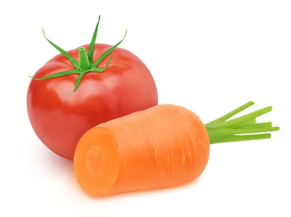 Plantaardige samenstelling: tomaat, wortel op witte achtergrond. — Stockfoto