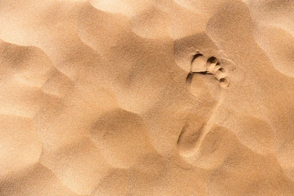 Pegada Vista Areia Amarela Quente Cima Textura Areia Copiar Espaço — Fotografia de Stock