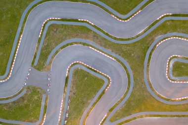 Otomobil için en iyi görünümü yarışları izlemek. Yeni karting parça.