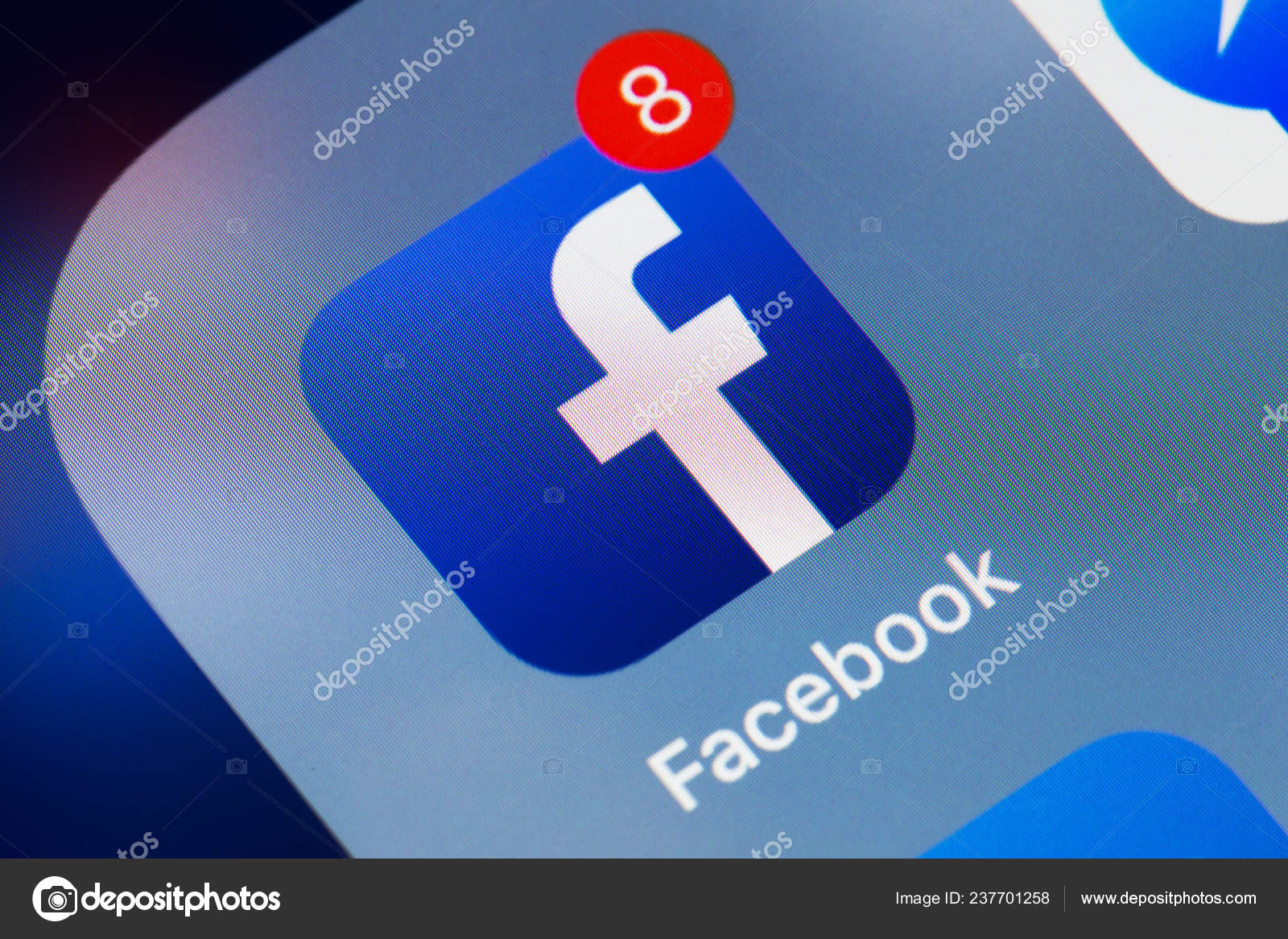 New York Usa December 18 Facebook Application Icon Smartphone Screen Stock Editorial Photo C Alex Ugalek