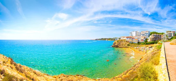 Tropická Krajina Jasné Modré Nebe Nad Pobřeží Costa Dorada Španělsko — Stock fotografie