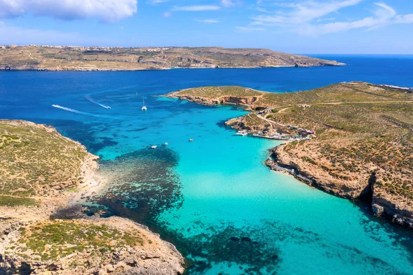 Modrá Laguna na ostrově Comino. Malta. — Stock fotografie