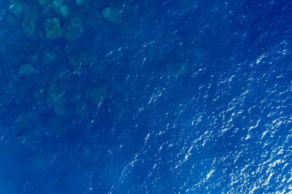 Jasné modré moře — Stock fotografie