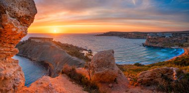 Gün batımında Malta manzara