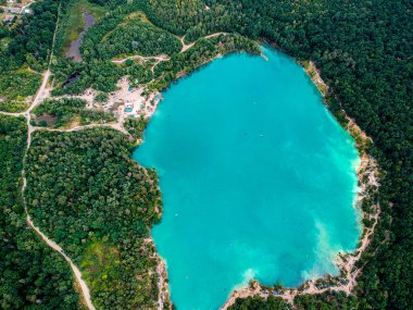 Cherepashinsky taş ocağı gölü hafta sonu dinlenme