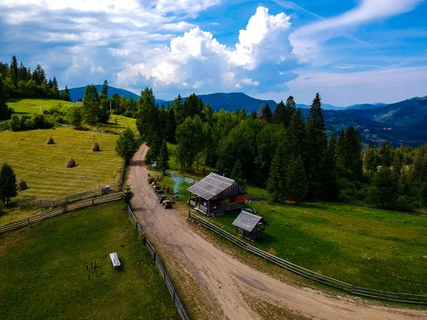 Dorp Oekraïense Bergen — Stockfoto