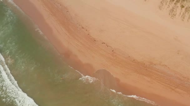 Aerial View Waves Breaking Rocks Showing Interesting Textures Colours — Stock Video