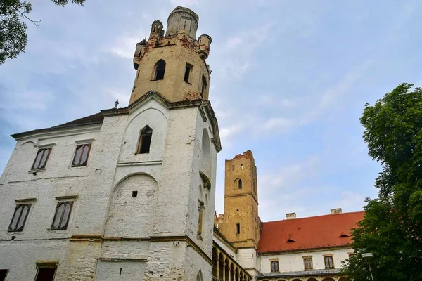 Ruinas Del Castillo Ciudad Breclav Región Moravia Del Sur República — Foto de Stock