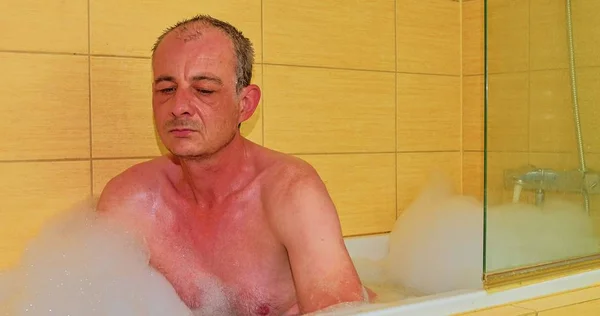 Middle Aged Man Relaxing Bath Full Foam Mature Man Bathroom — Stock Photo, Image