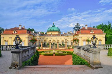 Chateau Buchlovice İtalyan barok tarzında tasarlanmıştır. Bölge South Moravia, Çek Cumhuriyeti