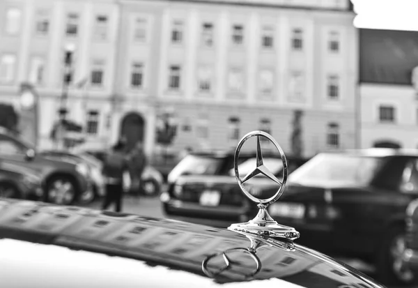 Hustopece República Checa Septiembre 2018 Logotipo Mercedes Benz Automóvil Época — Foto de Stock