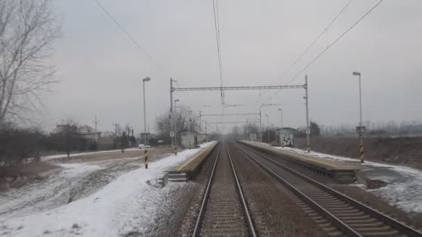 Widok Ostatniego Trenera Pociągi Podmiejskie Kolejowe Widok Ostatniego Wagonu Pociągu — Wideo stockowe