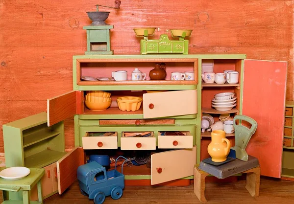 Jouets vintage pour filles. Cuisine jouet en bois — Photo