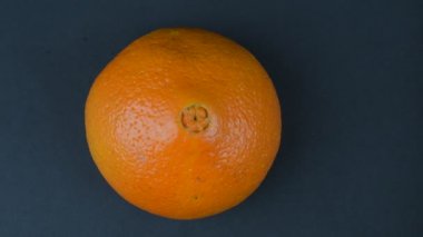 Turuncu Siyah bir arka plan. 4 k çözünürlük