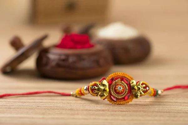 Festival Indiano Raksha Bandhan Fundo Com Elegante Rakhi Grãos Arroz — Fotografia de Stock