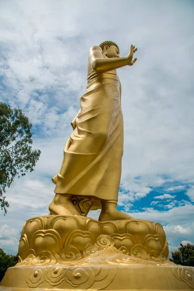 Estatua Buda Fondo Del Cielo Estatua Buda Gigante — Foto de Stock