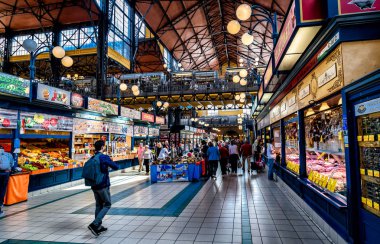 Budapeşte, Macaristan - 10 Nisan 2019: Merkez Pazar Salonu Vmhz krt