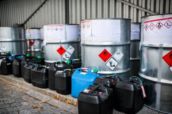 Storage Toxic Waste Chemicals Metal Cans Factory Premises Chemical Plant — Stock Photo, Image