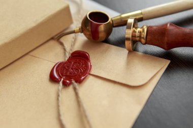 mum mühür ile boş kağıt