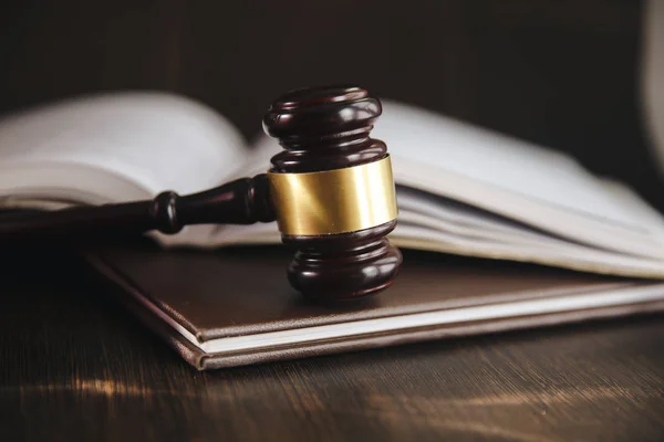 Judge gavel and legal book on wooden table, justice and law concept — Stock Photo, Image