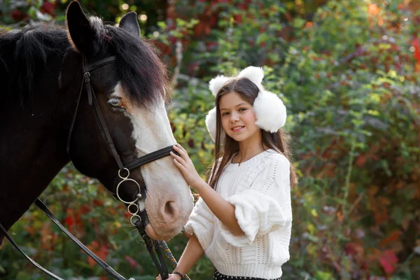 Therapy with horses - hippo therapy — Stock Photo, Image