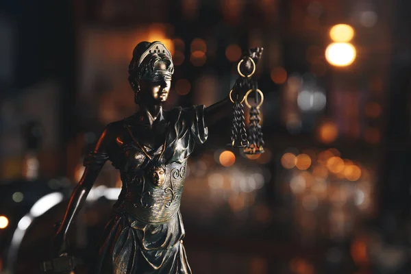 O símbolo da Estátua da Justiça, conceito de direito jurídico — Fotografia de Stock