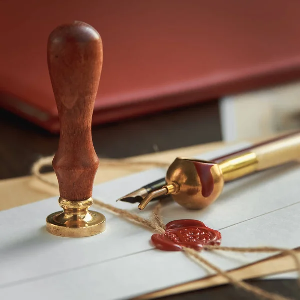 Notarys caneta pública e carimbo no testamento e última vontade. Instrumentos públicos notários — Fotografia de Stock