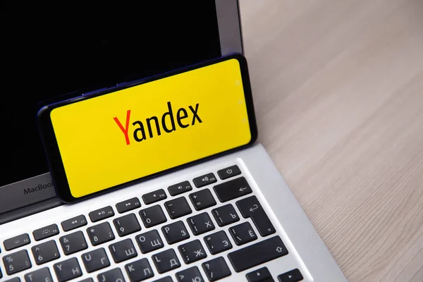 Tula Rusko Listopadu 2018 Yandex Webové Stránky Yandexru Smartphone — Stock fotografie