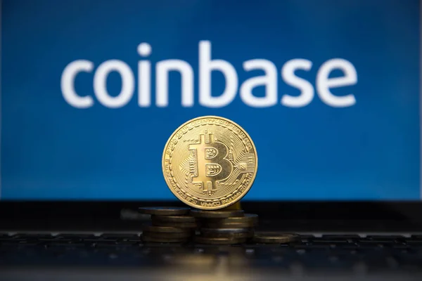 Tula, Rusya - 27 Ocak 2019: Coinbase - Bitcoin satın almak ve daha güvenli Cüzdan mobil app üstünde belgili tanımlık göstermek