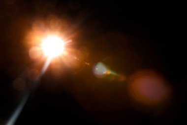 Siyahta soyut Doğal Güneş parlaması