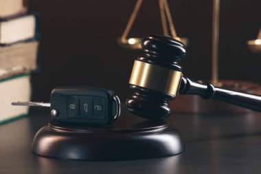 araç kredisi, kalem ve ahşap masa, anahtar için pplicAtion Formu görünümü kapatın