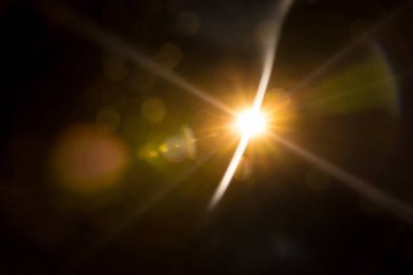 Siyahta soyut Doğal Güneş parlaması