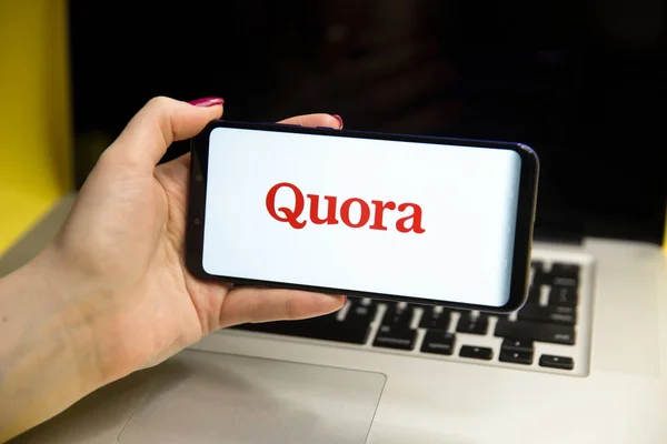 Tula, Rússia - JANEIRO 29, 2019: Logotipo do Quora exibido — Fotografia de Stock