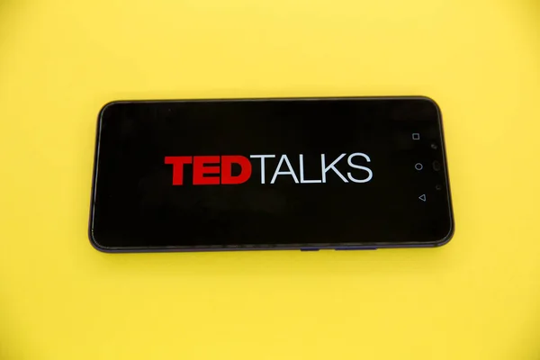 Tula, Rusia - 29 de enero de 2019: TED Talks logo exhibido en — Foto de Stock