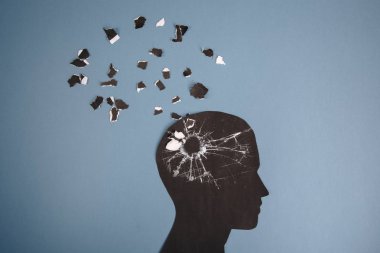Beyin bozukluğu sembolü insan kafası tarafından sunulan form kağıdı yaptı. Alzheimer hastalığı, demans, hafıza kaybı için yaratıcı fikir ve ruh