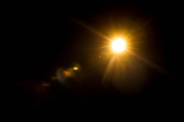 Siyahta soyut Doğal Güneş parlaması