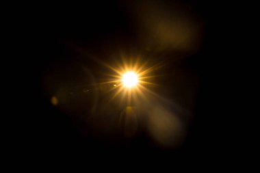 Siyahta soyut Doğal Güneş parlaması