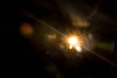 Siyahta soyut Doğal Güneş parlaması