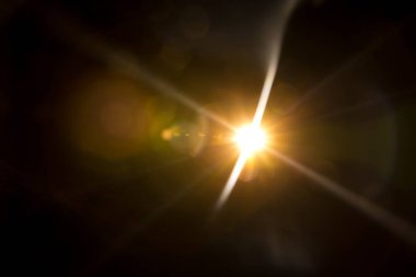 Siyahta soyut Doğal Güneş parlaması