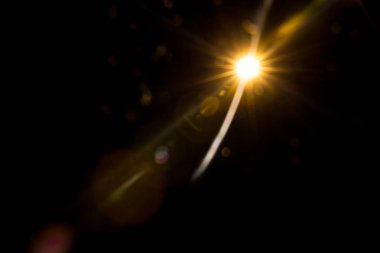 Siyahta soyut Doğal Güneş parlaması