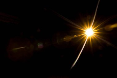 Siyahta soyut Doğal Güneş parlaması