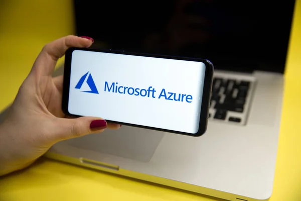 Тула, Россия - 29 января 2019 года: логотип Microsoft Azure отображается на современном — стоковое фото