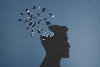 Beyin bozukluğu sembolü insan kafası tarafından sunulan form kağıdı yaptı. Alzheimer hastalığı, demans, hafıza kaybı için yaratıcı fikir ve ruh
